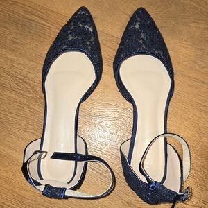 Lace flats